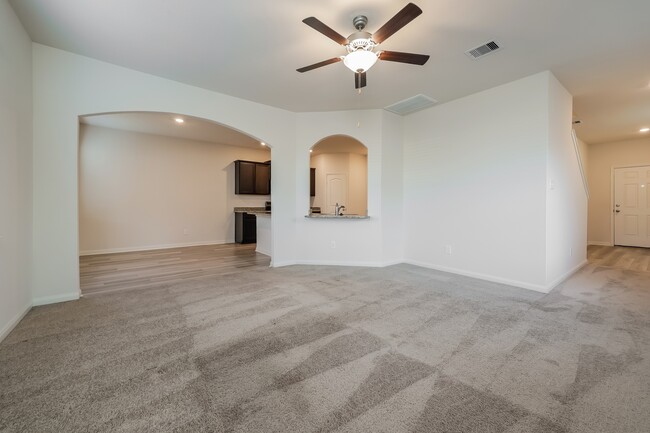 Building Photo - 8414 Bermuda Blue Rd