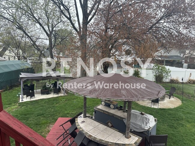 Building Photo - 3026 Lavender Ave