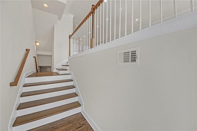 Foto del edificio - 860 Stonehill Ln