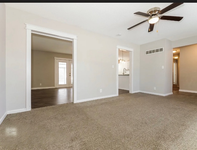 Building Photo - 119 E Garfield Ave