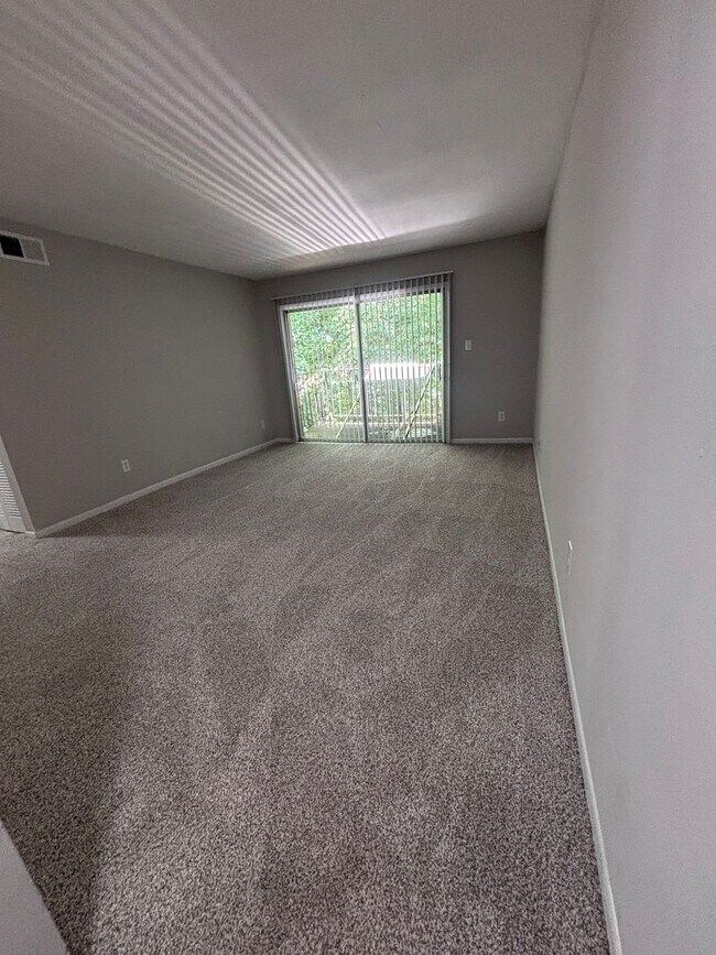 Foto del edificio - 241 Orchard Trace Ln