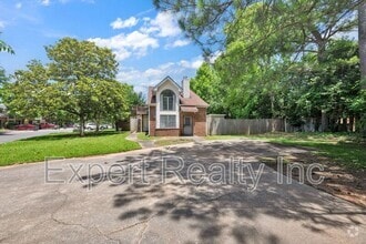 Building Photo - 1201 Magnolia Pl