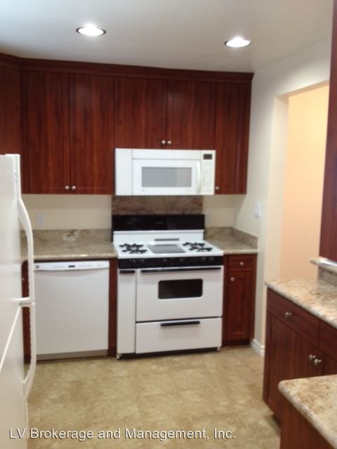 Building Photo - 9030 Rosehedge Dr