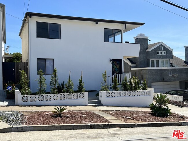 Building Photo - 710 Longfellow Ave