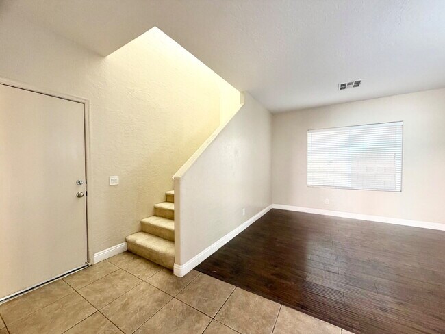 Building Photo - SPACIOUS 3 BEDROOM + LOFT | SILVERSTONE RANCH | GILCREASE ORCHARD VIEWS