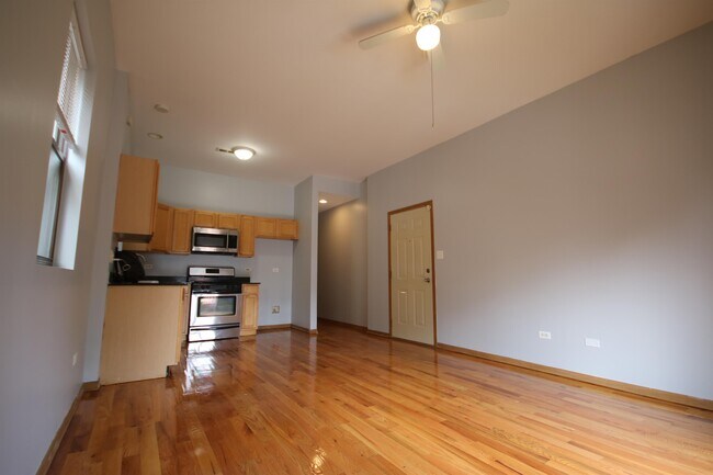 Building Photo - 3146 W Fillmore St