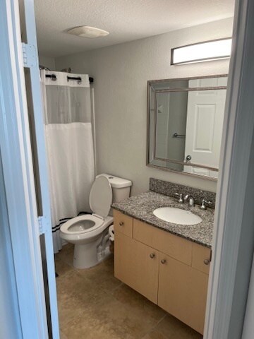 Foto del edificio - 2557 Centergate Dr