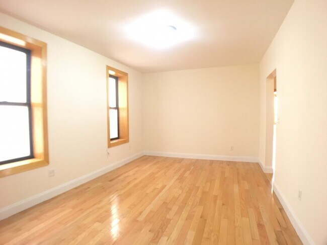 Foto del edificio - 609 W 196th St