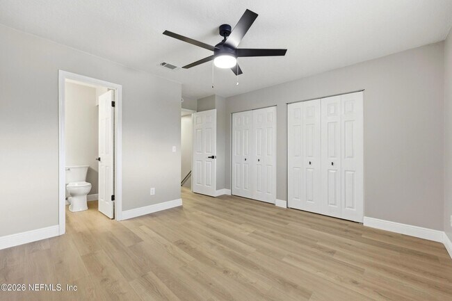 Foto del edificio - 3801 Crown Point Rd