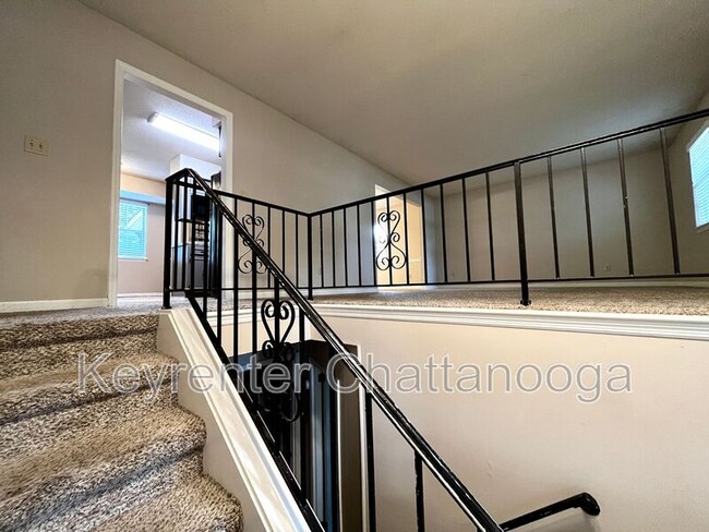 Foto del edificio - 9120 Pine Ridge Rd