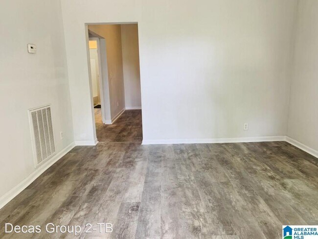 Building Photo - 2 br, 1 bath House - 306 11th Ave NE