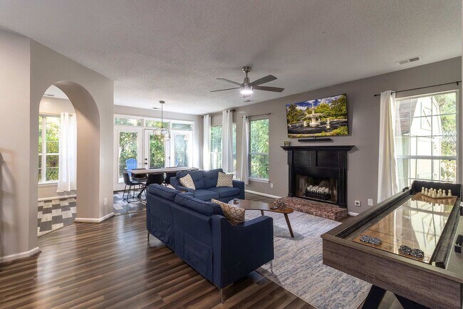 Building Photo - 9 Walthour Cove