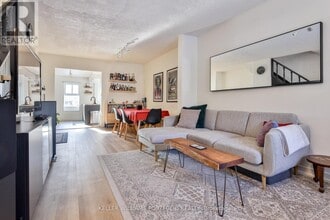 Building Photo - 20 Uxbridge Ave