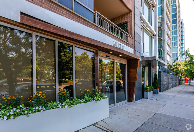 Building Photo - 423 West St