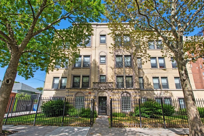 Building Photo - 1934 E 74th St