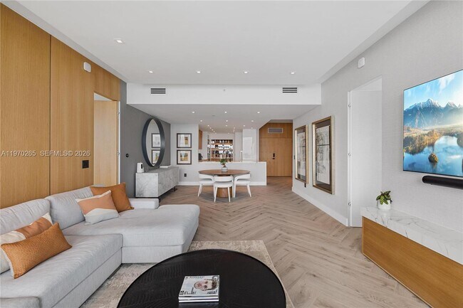 Building Photo - 1331 Brickell Bay Dr