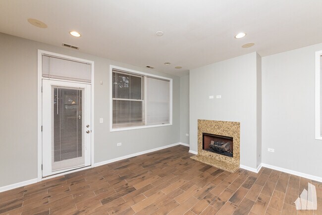 Building Photo - 2135 W Touhy Ave
