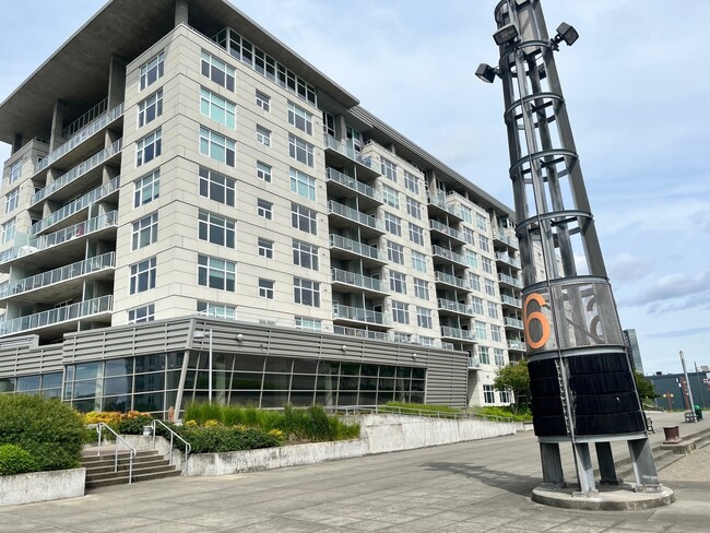 Building Photo - 1515 Dock St