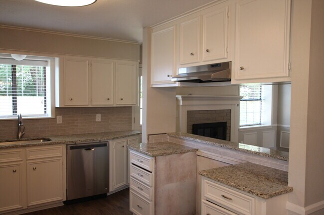 Foto del edificio - Coming Soon! 3 Bedroom 2 bathroom home in ...