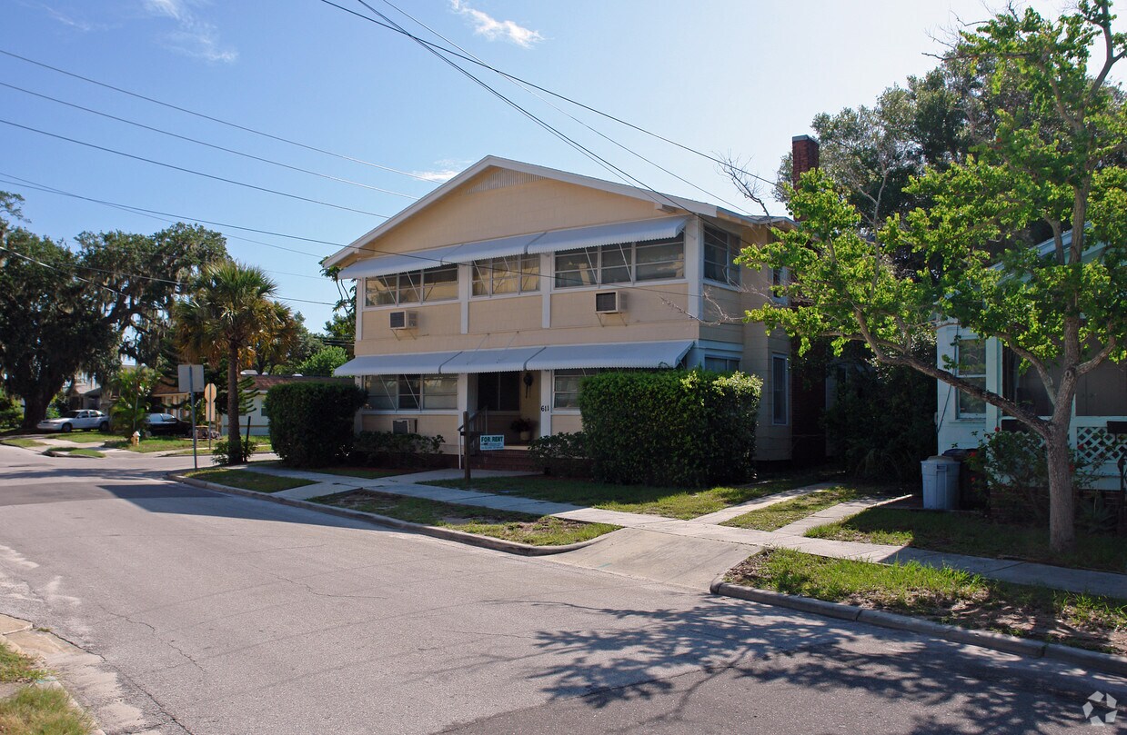 Foto del edificio - 611 Osceola Ave N
