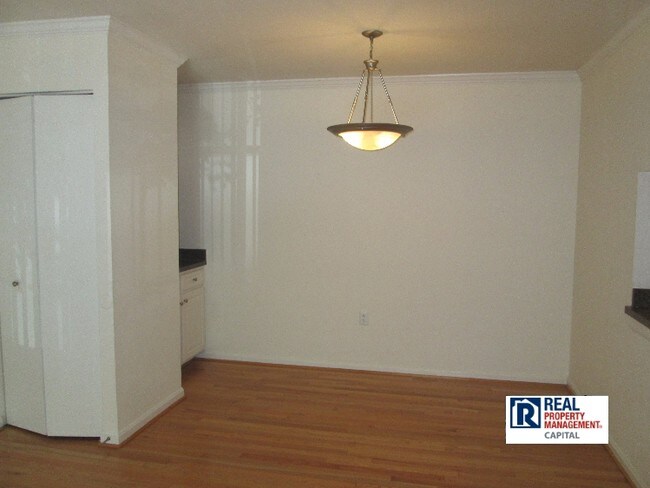 Building Photo - 8203 Whispering Oaks Way