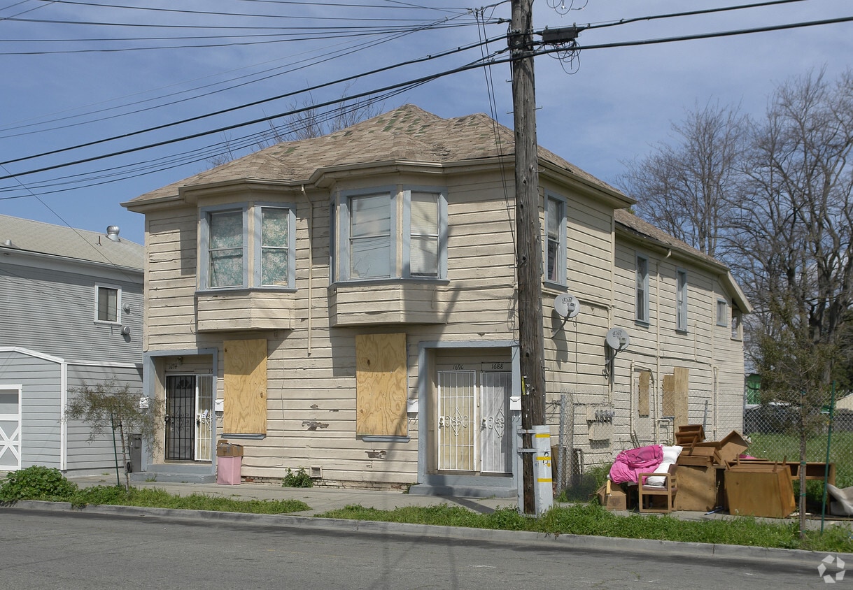 Building Photo - 1688 Twelfth