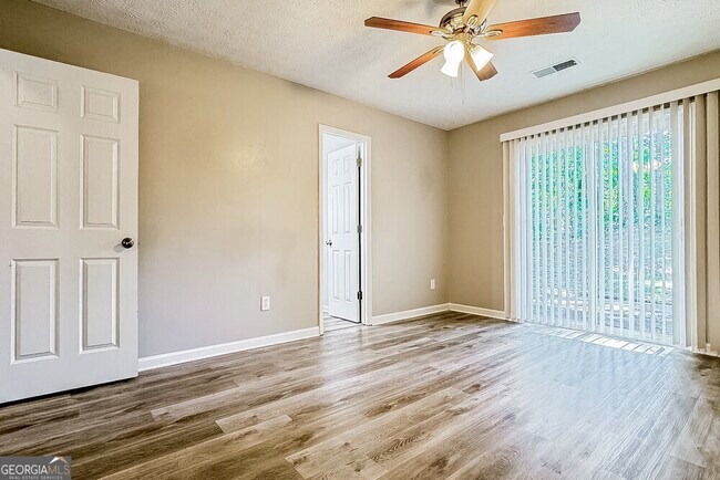 Building Photo - 150 Running Bear Trail