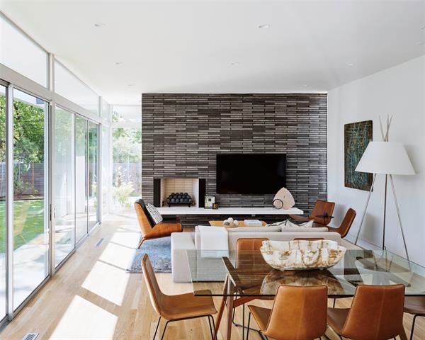 Building Photo - 8926 San Leandro Dr