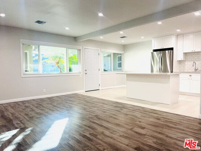 Foto del edificio - 624 N Toluca Park Dr