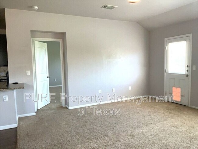 Foto del edificio - 12040 Riparian Rd