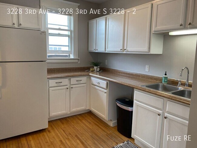 Foto del edificio - 3228 3rd Ave S