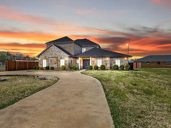 Photo - 3003 Russell Rd