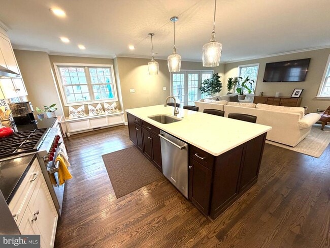 Building Photo - 4318 Lynbrook Dr