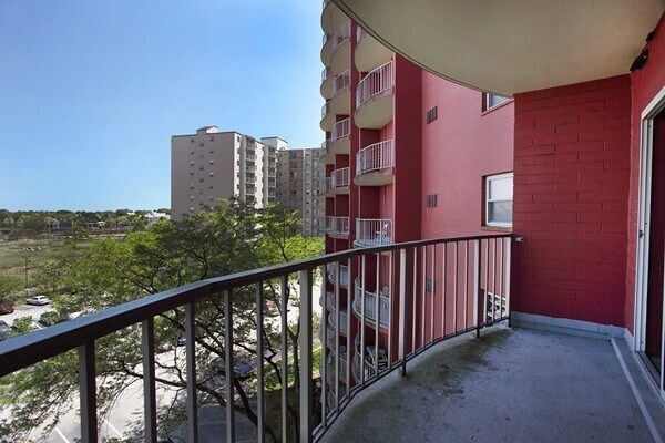 Building Photo - 115 W Squantum St