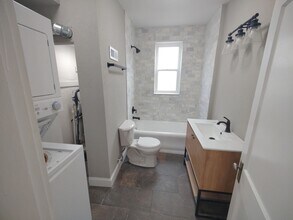 Building Photo - 1173 Moorlands Dr