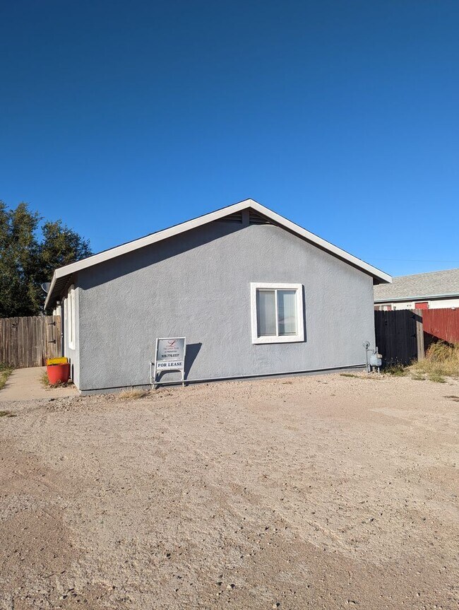Building Photo - CUTE 3 BEDROOM 2 BATH PAULDEN HOME!