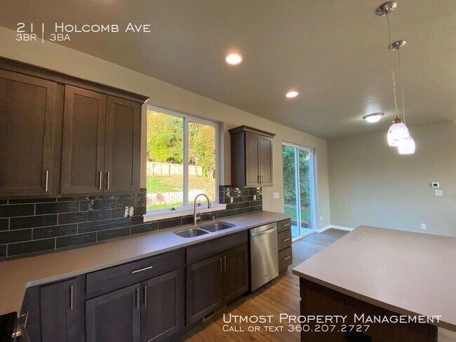 Foto del edificio - 211 Holcomb Ave