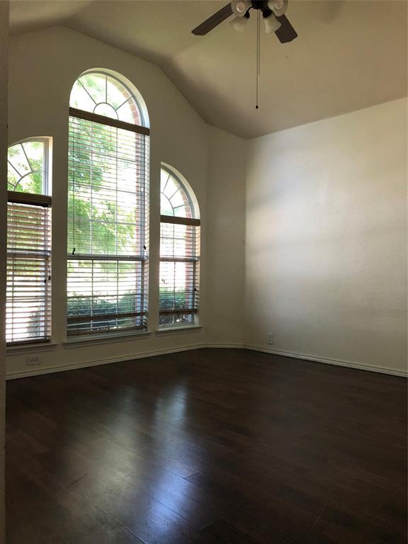 Foto del edificio - 8205 MacGregor Dr