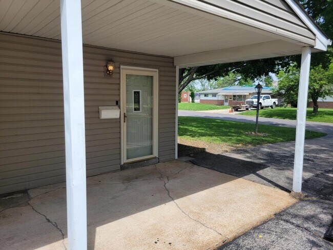 Foto del edificio - 9546 Margo Ann Ln