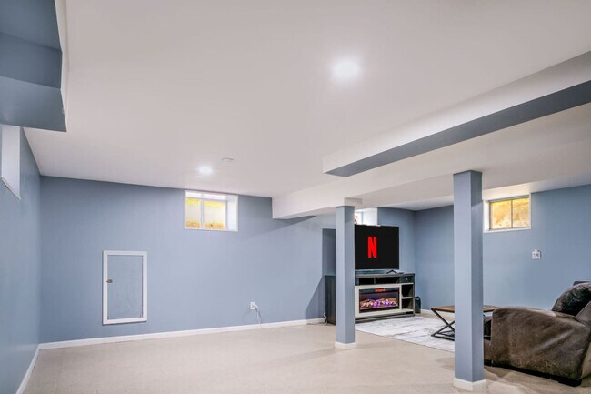 Foto del edificio - 176 Grand Ave