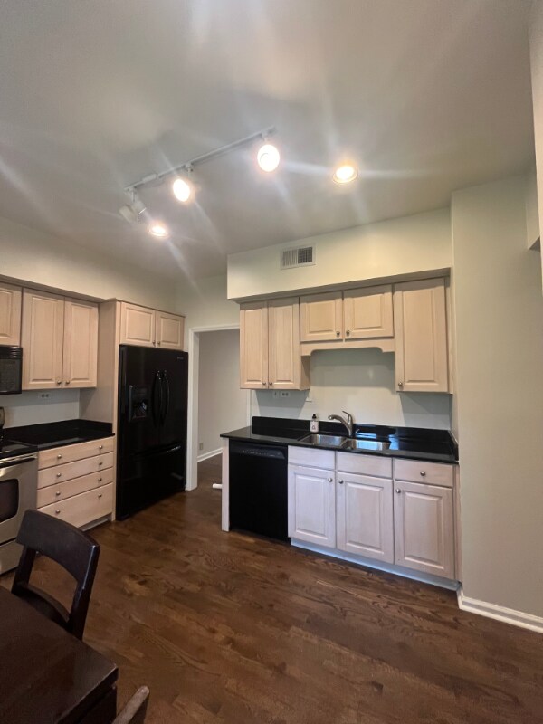 Foto del edificio - 3923 Westmont Ave