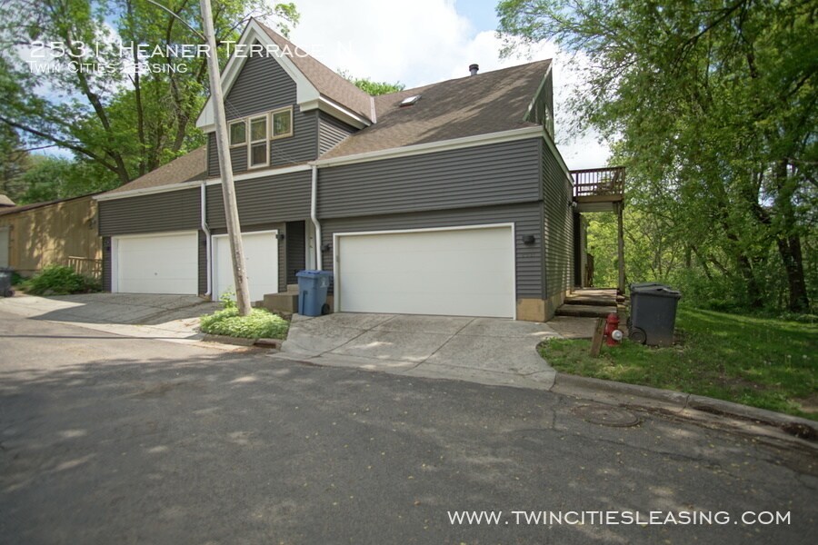 Primary Photo - 2531 Heaner Terrace N