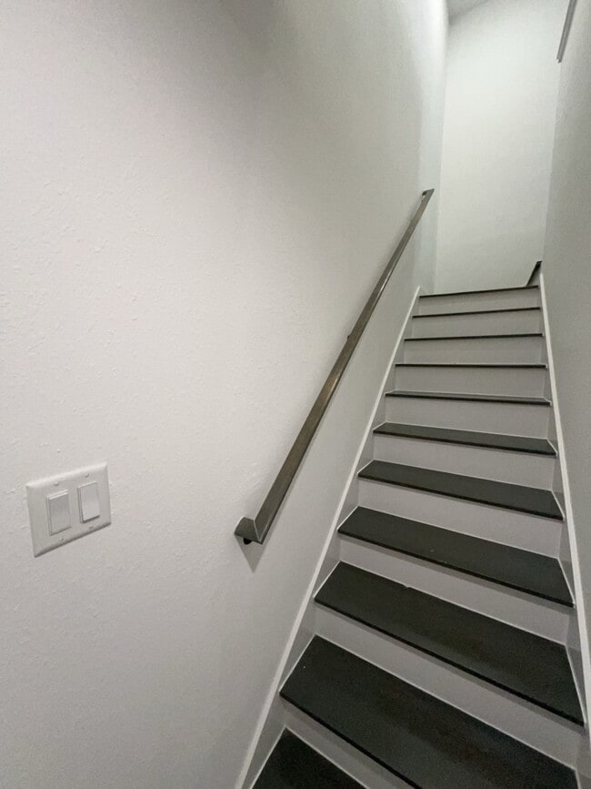 Building Photo - 6009 Wedgefield St