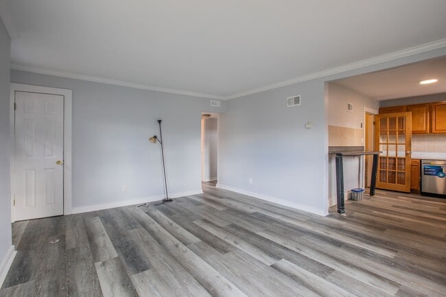 Building Photo - Lovely 3 BR/1.5 BA Single-Family Home in B...