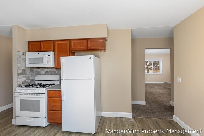 Foto del edificio - 10945 Mountain Ash Ave NW