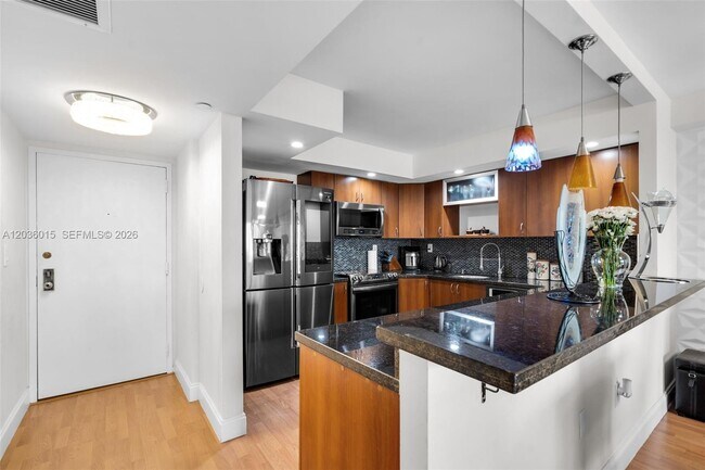Building Photo - 18151 NE 31st Ct