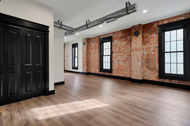 Foto del edificio - 532 N Columbus St