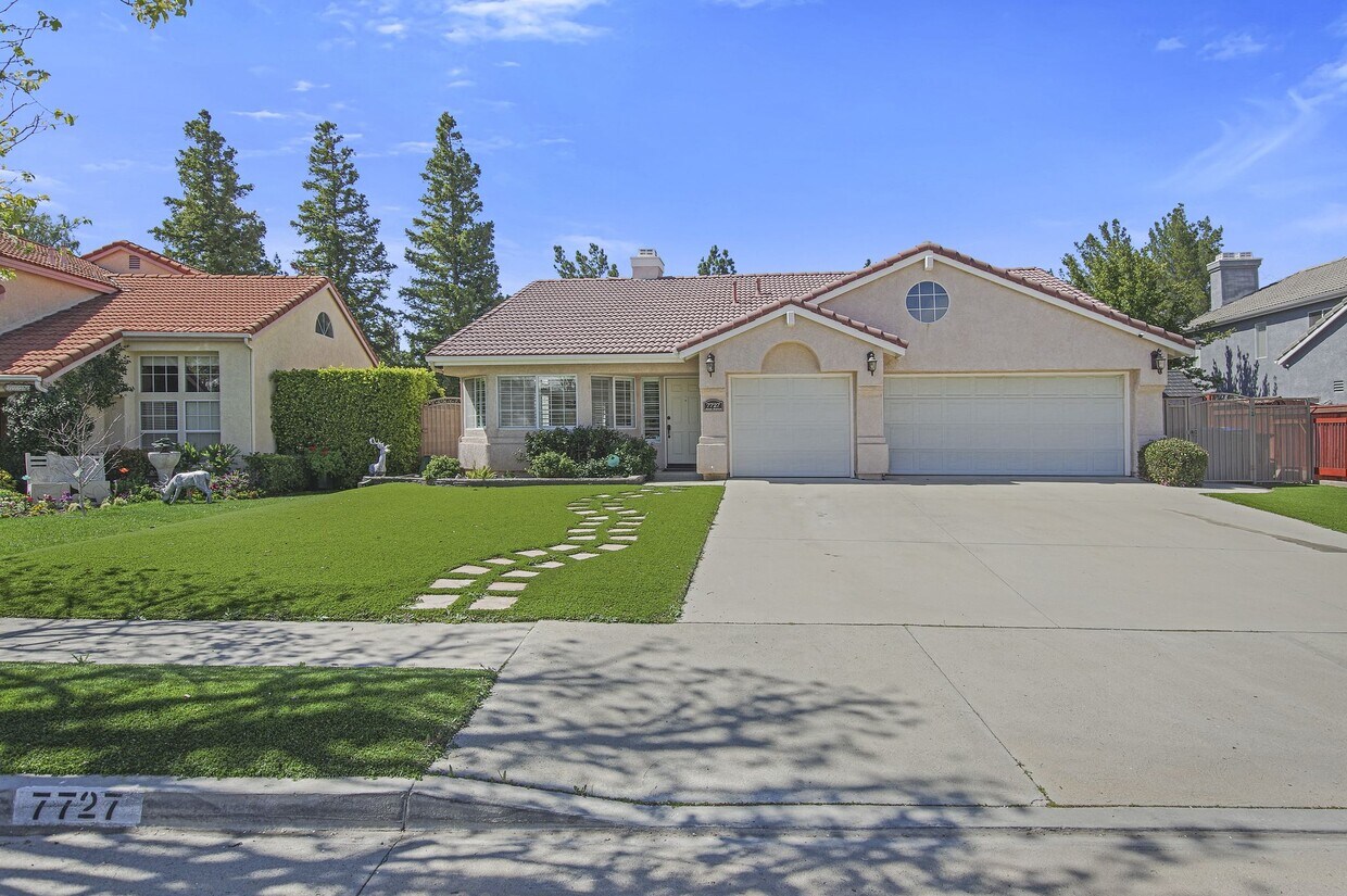 Foto principal - 7727 Atron Ave