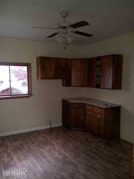 Building Photo - 273 Holly St