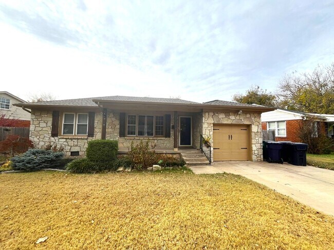 Foto del edificio - Cute 2 Bed 1 Bath in the Steve Pennington Addn